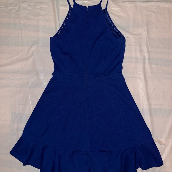 Elegant Blue Sleeveless Dress - Picture 6 of 7